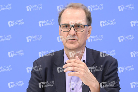 Bundespressekonferenz zur Studie 'Umweltbewusstsein in Deutschland 2024' in Berlin