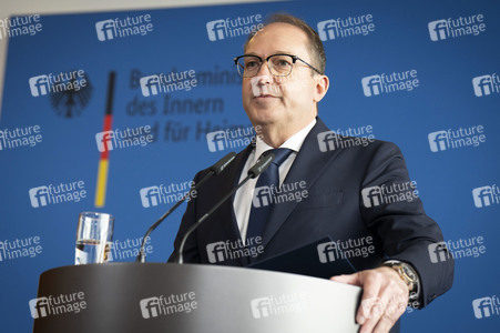 Pressekonferenz zum Verbot der Reichsbürger-Gruppe 'Königreich Deutschland' in Berlin
