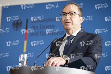 Pressekonferenz zum Verbot der Reichsbürger-Gruppe 'Königreich Deutschland' in Berlin