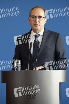 Pressekonferenz zum Verbot der Reichsbürger-Gruppe 'Königreich Deutschland' in Berlin