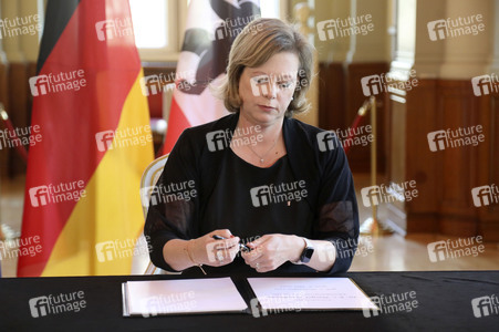 Kondolenzbuch für Margot Friedländer in Berlin