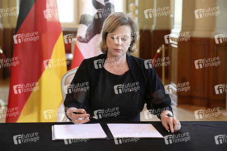 Kondolenzbuch für Margot Friedländer in Berlin