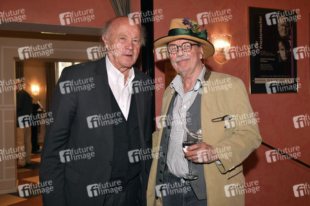 Theaterpremiere 'Nein zum Geld' in München