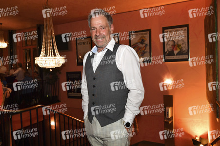 Theaterpremiere 'Nein zum Geld' in München