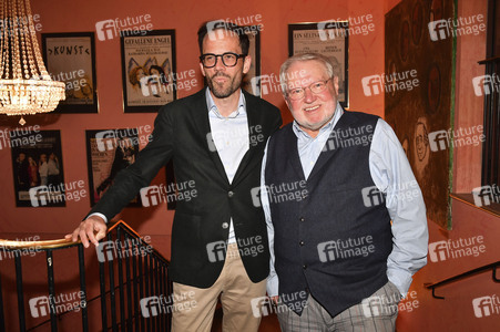 Theaterpremiere 'Nein zum Geld' in München