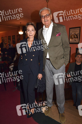 Theaterpremiere 'Nein zum Geld' in München