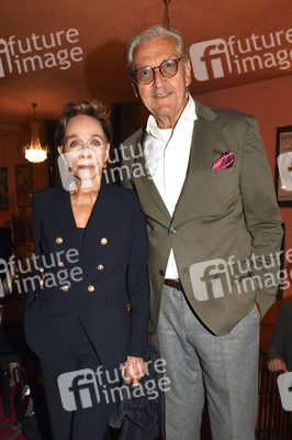 Theaterpremiere 'Nein zum Geld' in München