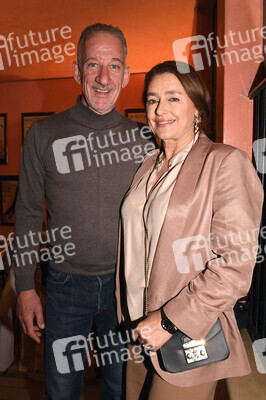 Theaterpremiere 'Nein zum Geld' in München