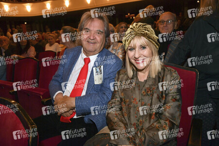 Theaterpremiere 'Nein zum Geld' in München