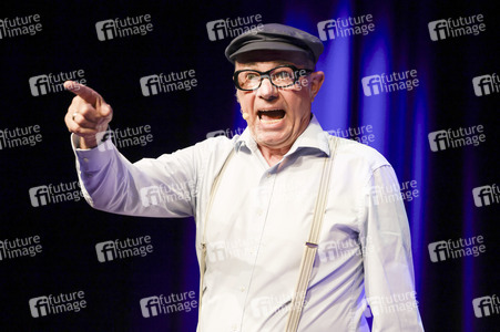 Auftritt von Herbert Knebels Affentheater in Köln