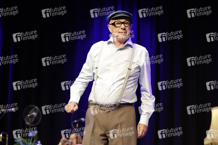 Auftritt von Herbert Knebels Affentheater in Köln