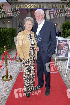 Theaterpremiere 'Fisch sucht Fahrrad' in Berlin