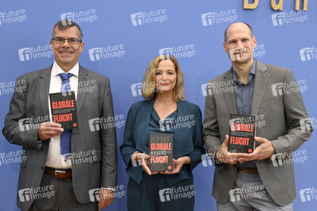 Bundespressekonferenz 'Report Globale Flucht 2025' in Berlin
