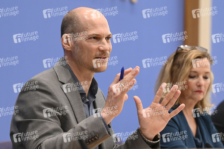Bundespressekonferenz 'Report Globale Flucht 2025' in Berlin