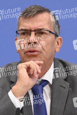 Bundespressekonferenz 'Report Globale Flucht 2025' in Berlin