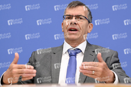 Bundespressekonferenz 'Report Globale Flucht 2025' in Berlin