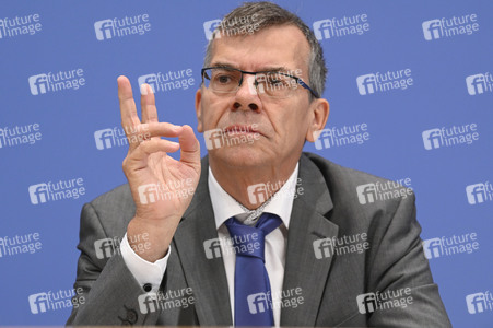 Bundespressekonferenz 'Report Globale Flucht 2025' in Berlin