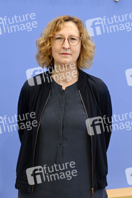 Bundespressekonferenz 'Jahresstatistik 2024 zu Gewalt' in Berlin