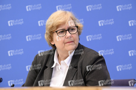 Bundespressekonferenz 'Jahresstatistik 2024 zu Gewalt' in Berlin