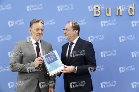 Bundespressekonferenz 'Fallzahlen für die politisch motivierte Kriminalität 2024' in Berlin