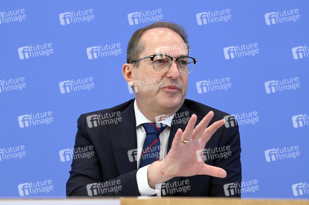 Bundespressekonferenz 'Fallzahlen für die politisch motivierte Kriminalität 2024' in Berlin