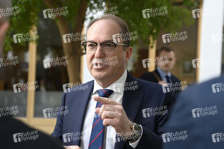 Bundespressekonferenz 'Fallzahlen für die politisch motivierte Kriminalität 2024' in Berlin