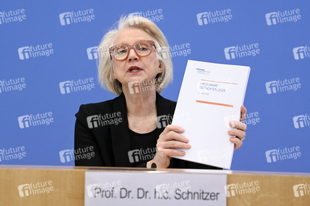 Bundespressekonferenz zur Vorstellung des Frühjahrsgutachten 2025 in Berlin