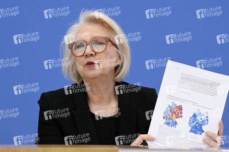 Bundespressekonferenz zur Vorstellung des Frühjahrsgutachten 2025 in Berlin