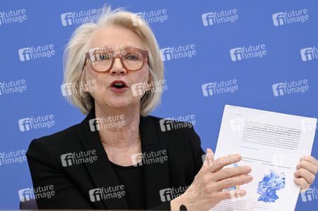 Bundespressekonferenz zur Vorstellung des Frühjahrsgutachten 2025 in Berlin