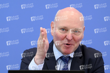 Bundespressekonferenz zur Vorstellung des Frühjahrsgutachten 2025 in Berlin