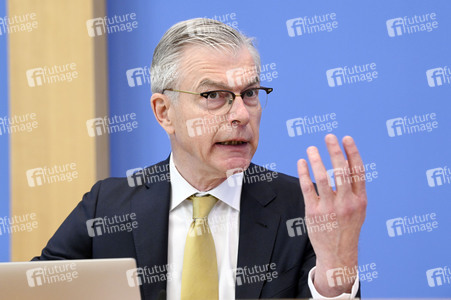 Bundespressekonferenz zur Vorstellung des Frühjahrsgutachten 2025 in Berlin