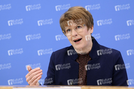 Bundespressekonferenz zur Vorstellung des Frühjahrsgutachten 2025 in Berlin