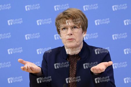 Bundespressekonferenz zur Vorstellung des Frühjahrsgutachten 2025 in Berlin