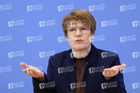 Bundespressekonferenz zur Vorstellung des Frühjahrsgutachten 2025 in Berlin