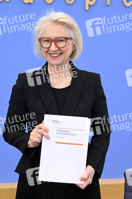 Bundespressekonferenz zur Vorstellung des Frühjahrsgutachten 2025 in Berlin