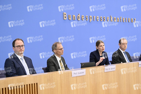 Bundespressekonferenz Vorstellung Gutachten Arzneimittel in Berlin