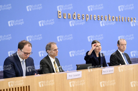 Bundespressekonferenz Vorstellung Gutachten Arzneimittel in Berlin