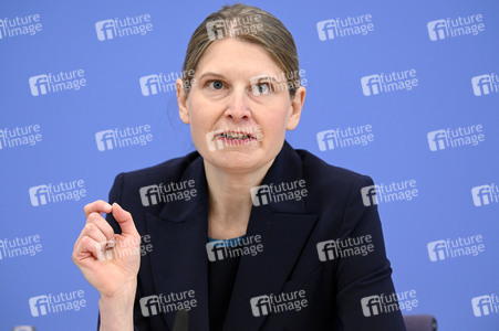 Bundespressekonferenz Vorstellung Gutachten Arzneimittel in Berlin