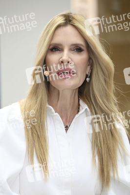 Prominenten-Event 'Der begehbare Kühlschrank' in Berlin