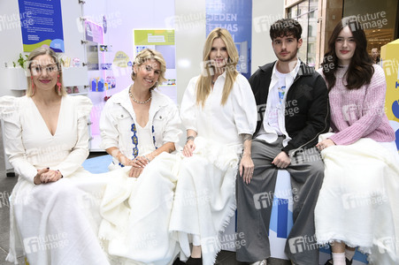 Prominenten-Event 'Der begehbare Kühlschrank' in Berlin