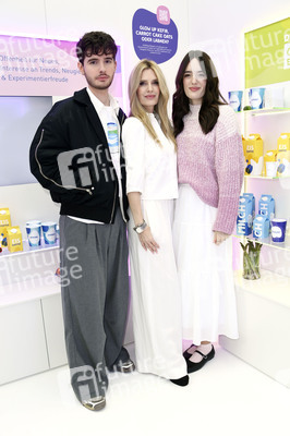 Prominenten-Event 'Der begehbare Kühlschrank' in Berlin