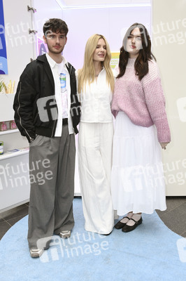 Prominenten-Event 'Der begehbare Kühlschrank' in Berlin