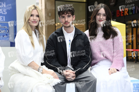 Prominenten-Event 'Der Begehbare Kühlschrank' in Berlin