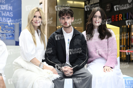 Prominenten-Event 'Der Begehbare Kühlschrank' in Berlin