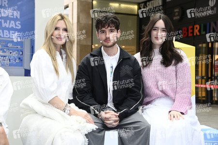 Prominenten-Event 'Der Begehbare Kühlschrank' in Berlin