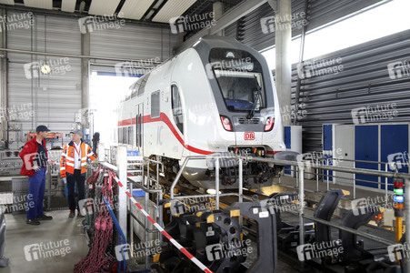 Vorstellung des encore Batteriespeichers im DB ICE-Werk in Leipzig