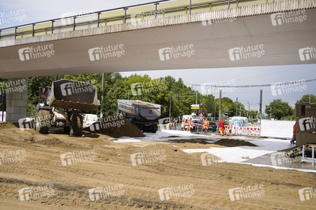 Abriss der kaputten Wuhlheide-Brücke in Berlin