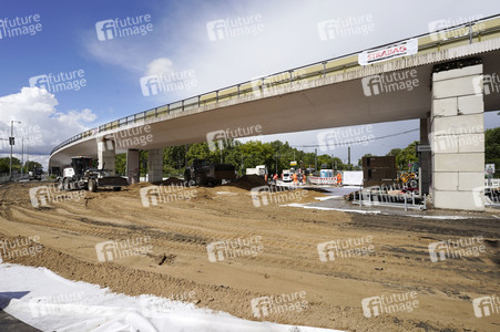 Abriss der kaputten Wuhlheide-Brücke in Berlin