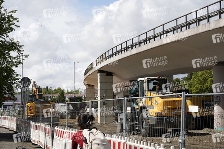 Abriss der kaputten Wuhlheide-Brücke in Berlin