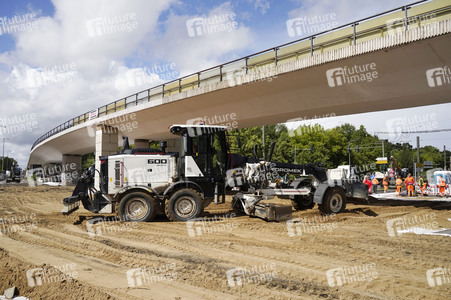Abriss der kaputten Wuhlheide-Brücke in Berlin